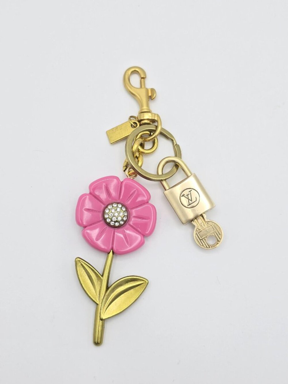 Authentic Louis Vuitton Gold Padlock 🔒 Key Set w/ Unbranded Flower Bag Charm - Picture 3 of 9